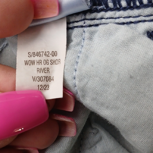 🧡NWOT Old Navy Women's Dark Blue Jean Shorts, Tried On Once - Picture 5 of 9